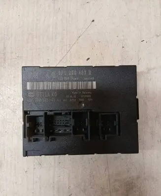 Audi A3 S3 8P Comfort/convenience module 8P0959433B 5DK00858345 05570600