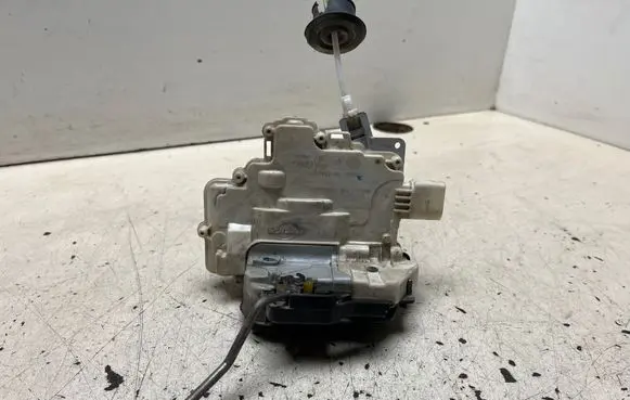 Audi A3 S3 8P Rear door lock 4F0839016