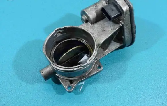 Volkswagen Touareg I Throttle body valve 07Z128069A IMPRK860945
