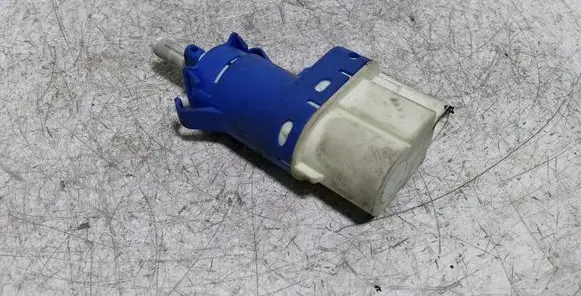 Mazda 3 I Brake pedal sensor switch 3M5T9C872AB