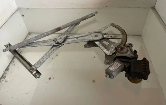 Toyota Corolla Verso AR10 Sliding door window regulator with motor 698400F020 17052007