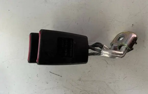 Volkswagen Golf V Rear seatbelt buckle 1K0857739D 14102003