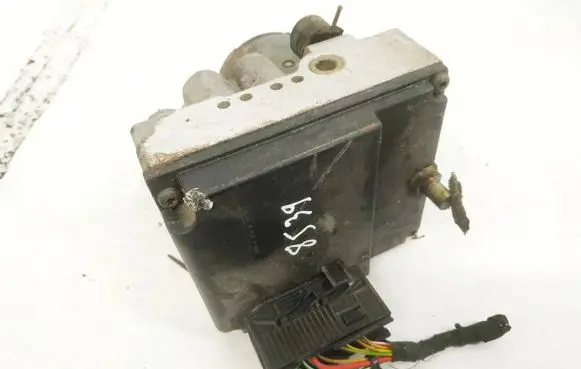 Mercedes-Benz E W210 ABS Pump 0130108057 961216057
