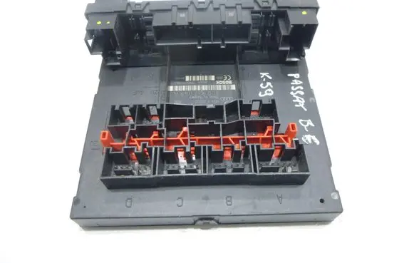 Volkswagen PASSAT B6 Fuse module 3C0937049AJ H54S2202 F005V00661