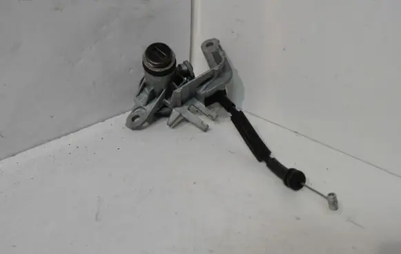Tailgate/trunk/boot lock/catch/latch