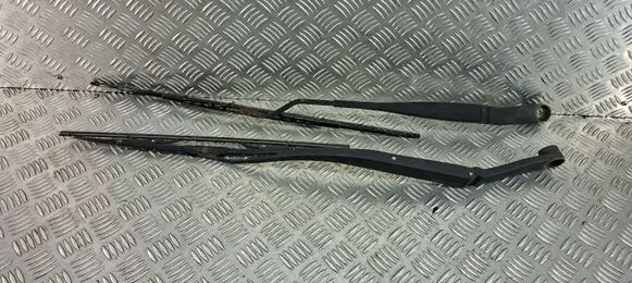 KIA Soul Front wiper blade arm 