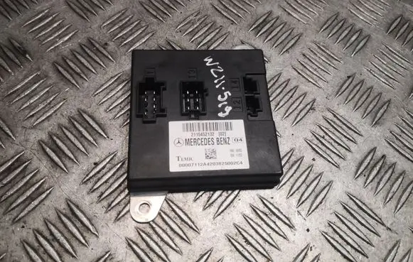 Mercedes-Benz E W211 Central body control module 2115452132 A2115452132