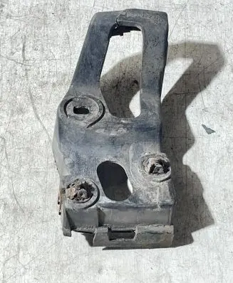 Audi A4 S4 B7 8E 8H Fender mounting bracket 8E0853922D