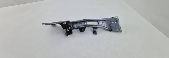Audi A4 S4 B9 Fender mounting bracket 8W0821184A 8W0821136B