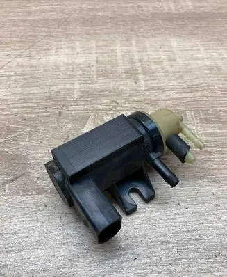 Volkswagen PASSAT B6 Turbo solenoid valve 1K0906627A