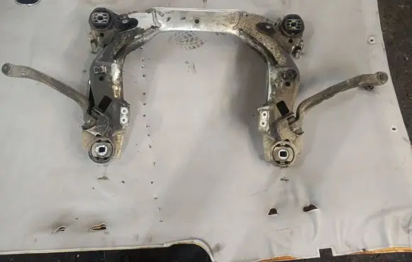 Volkswagen Phaeton Front subframe 32181003