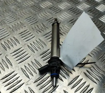 Mercedes-Benz GLE W167 Fuel injector A2560705600 0261500805