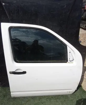 Nissan Navara Front door