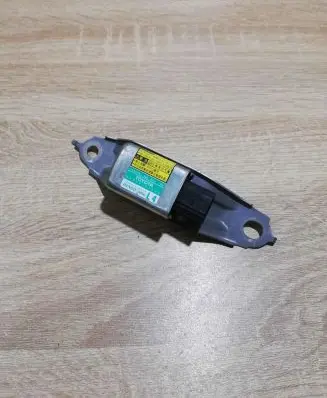 Toyota Prius (XW20) Airbag deployment crash/impact sensor 8983447020 1879000922