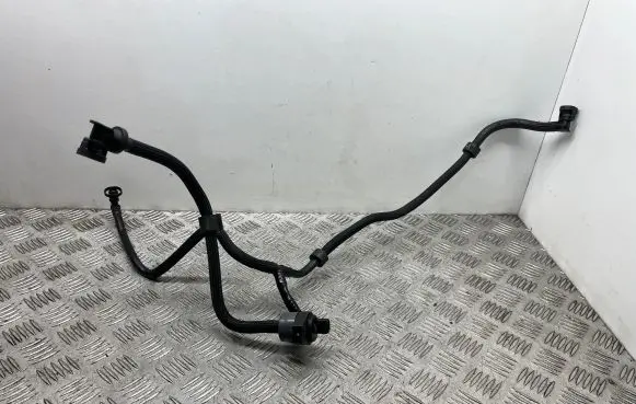 BMW M5 Breather/breather pipe/hose 7636149