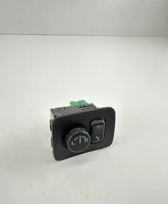 Nissan Elgrand Wing mirror switch