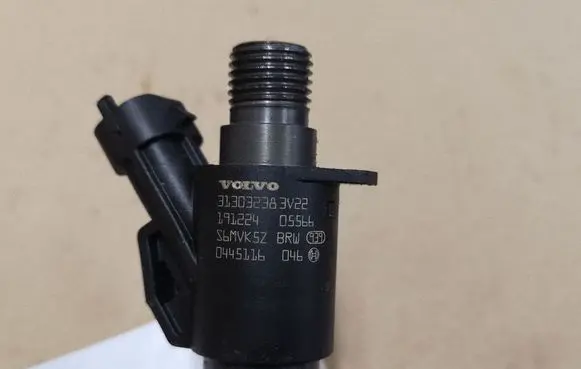 Volvo XC60 Fuel injector 0445116046