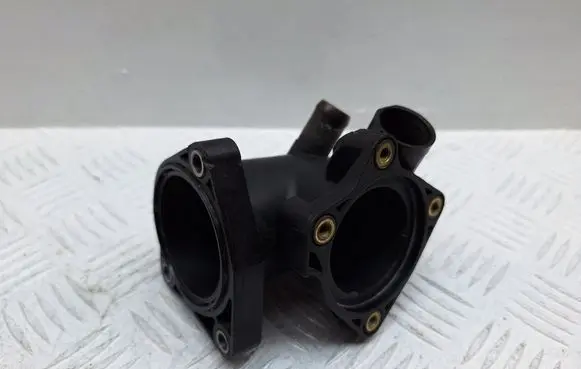 Toyota Avensis T250 Thermostat housing 163230R011 163230R011A 163200R011A