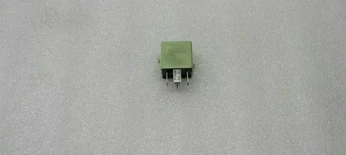 Mercedes-Benz R W251 Fuel pump relay 8373700