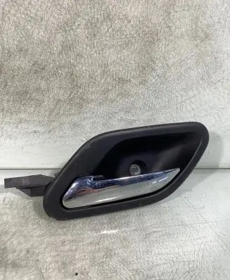 BMW 5 E39 Front door interior handle 8226049