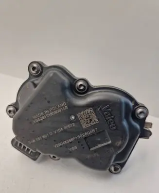 Volkswagen Polo V 6R Throttle body valve 04B131501D V10400572 VS52810160909158