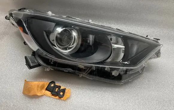 Toyota Yaris XP210 Headlight/headlamp K06EU 4513356