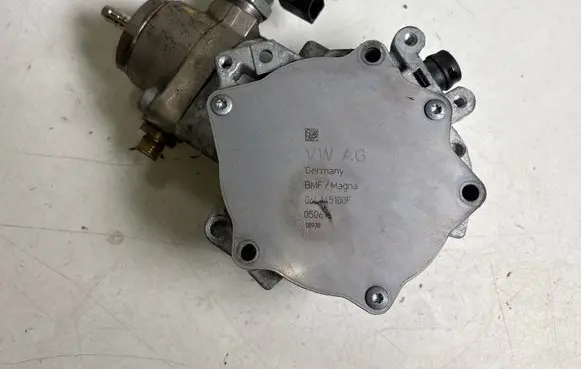 Audi A3 S3 8V Vacuum pump 06L145100F