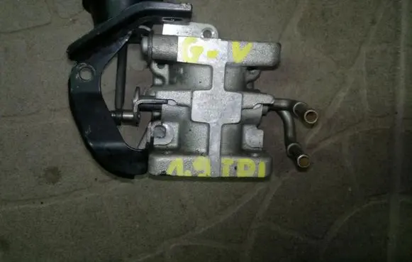 Volkswagen Caddy EGR valve 03G131063B