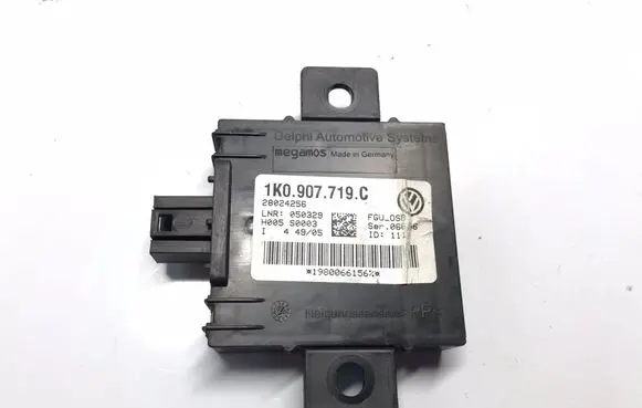 Audi A3 S3 8P Alarm control unit/module 1K0907719C K1064