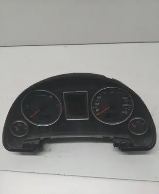 Audi A4 S4 B7 8E 8H Speedometer (instrument cluster) 8E0920932K K586370