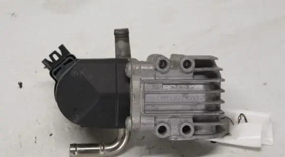 BMW 5 E60 E61 EGR valve 7548415
