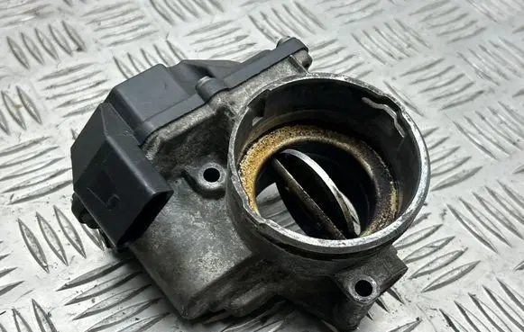 Volkswagen PASSAT B6 Throttle valve A2C53249824