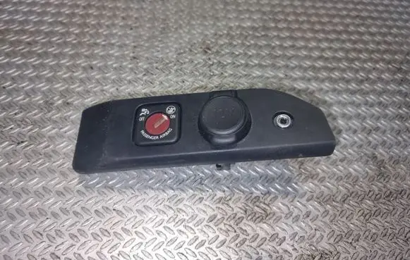 Passenger airbag on/off switch