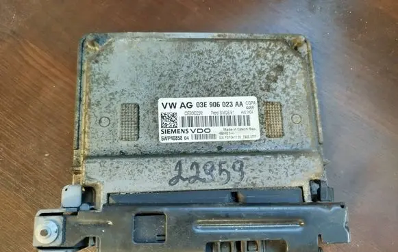Seat Ibiza III (6L) Engine control unit/module 03e906023aa