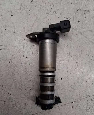 BMW 5 F10 F11 Camshaft vanos timing valve 13151214