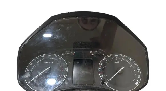 Skoda Octavia Mk2 (1Z) Speedometer (instrument cluster) 1Z0920842D V1612036 SKZ7Z0G4237982