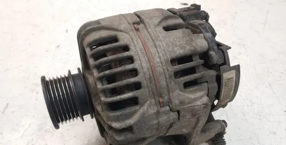 Volkswagen Polo Generator/alternator 037903025L
