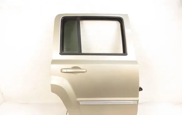Jeep Patriot Rear door