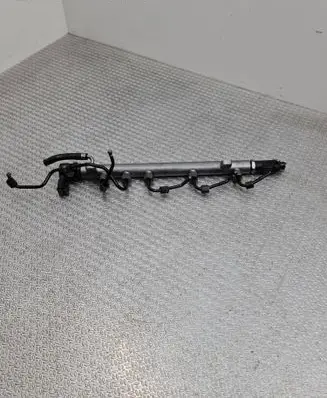 Mercedes-Benz B W245 Fuel main line pipe A6400701295 10282590