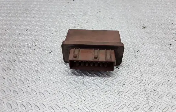 Peugeot 607 Fuel pump relay 240109