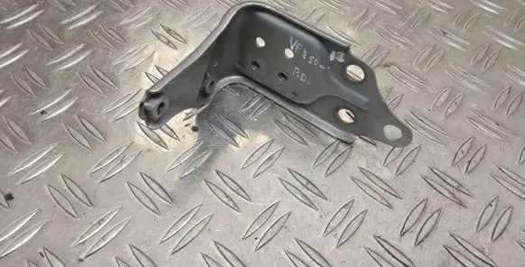 Toyota Verso Fender mounting bracket