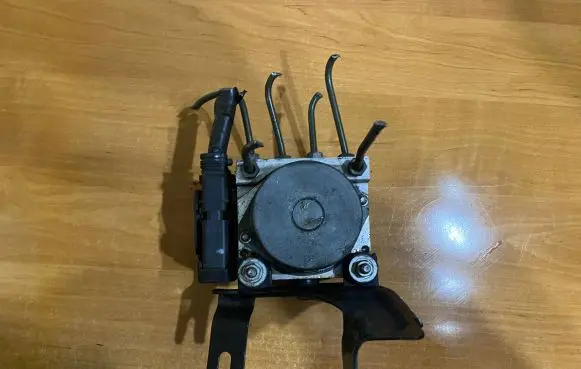 Nissan Micra ABS Pump 0265800574 68804C0214