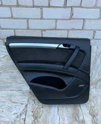 Audi Q7 4L Rear door card panel trim