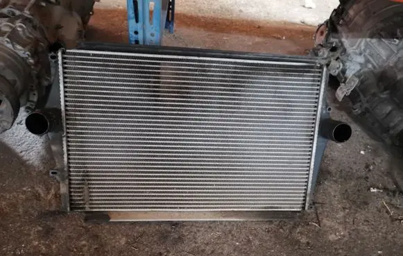 Volvo XC70 Intercooler radiator 9161207A