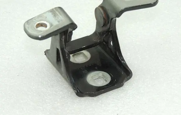 Opel Meriva B Front door lower hinge 13251222