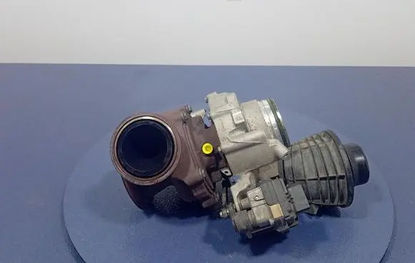 BMW X6 M Turbo system vacuum part 8584219