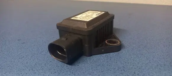 Audi A6 S6 C5 4B ESP acceleration yaw rate sensor 8E0907637A
