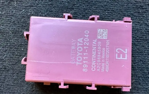 Toyota RAV 4 (XA50) Gateway control module 8911112040 A2C98845909