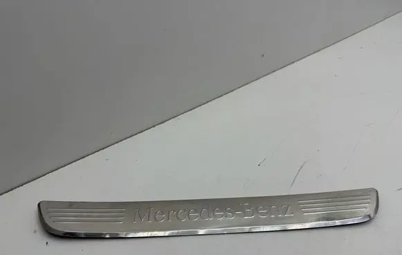 Front sill trim cover