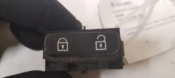 Volvo V70 Central locking switch button 30710476